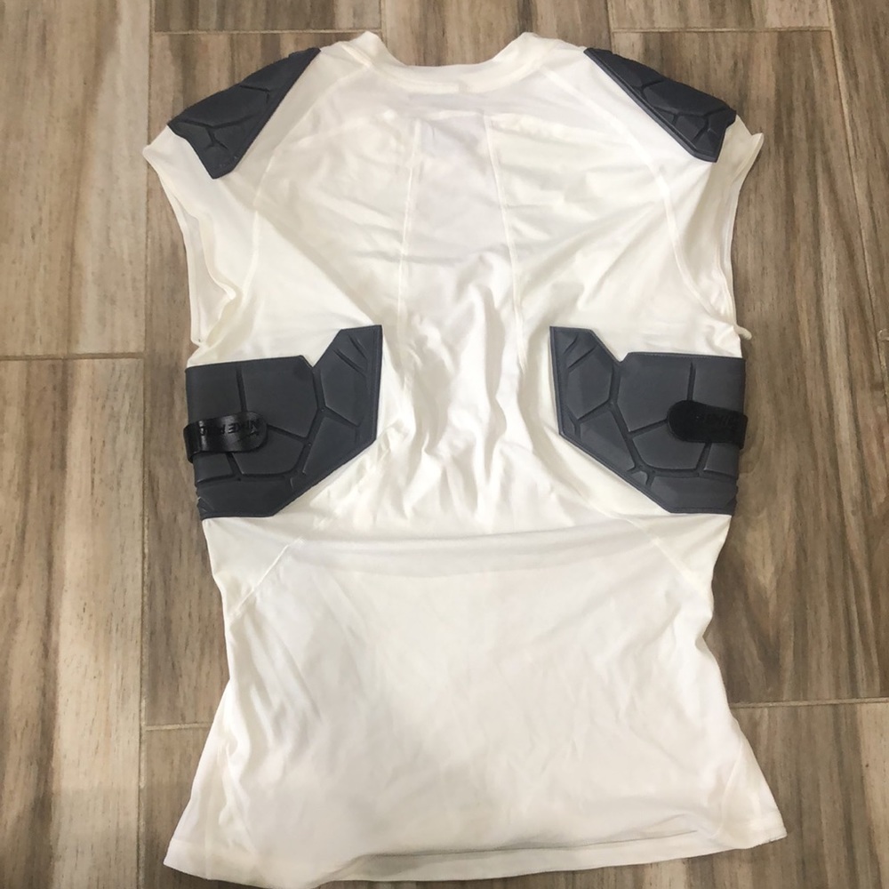 Nike sports protection. Size XL - Picture 2 of 2